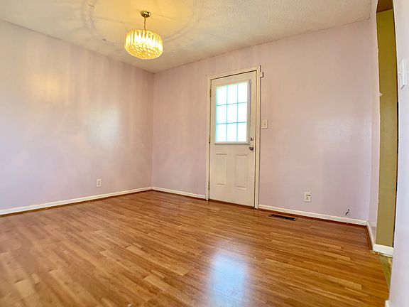 4th image of 249 Golden Pond Ave