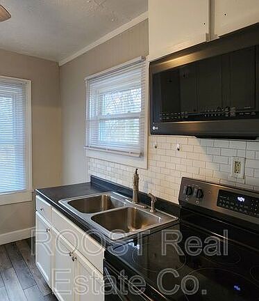 5th image of 941 Westwood Ave
