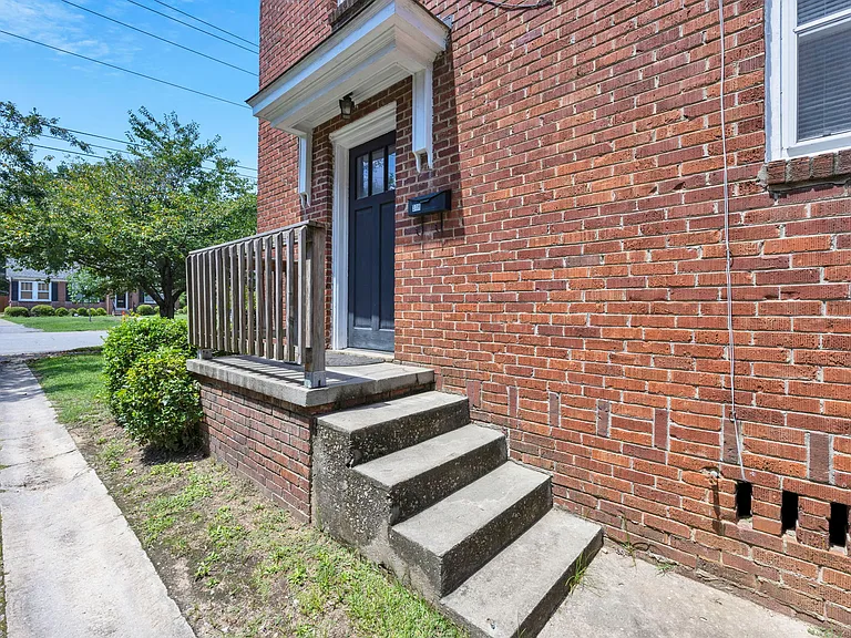 318 Woodrow St #318 — Photo 2