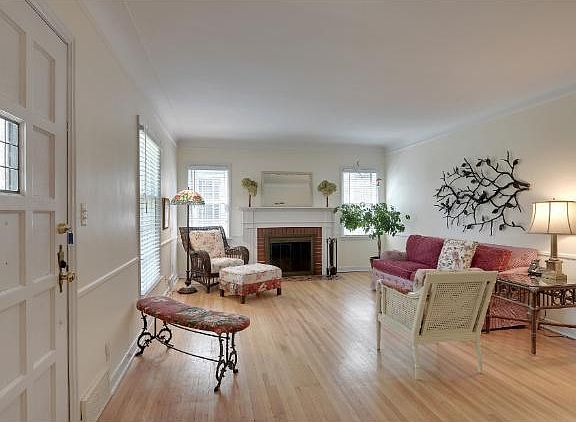 2nd image of 3730 Huntington Ave