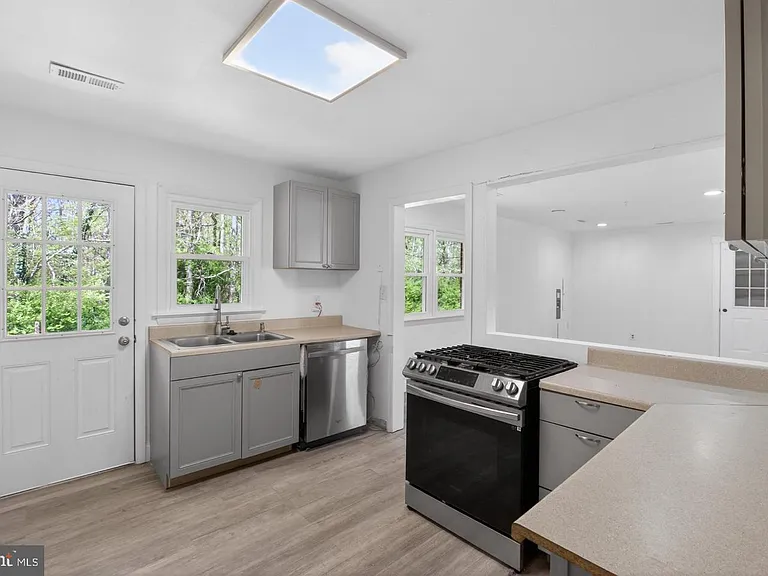 45278 Cove Manor Rd — Photo 12