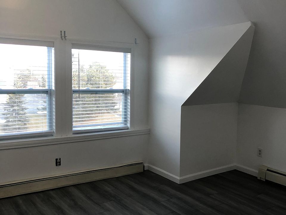 2nd image of 3525 Joslyn Rd Unit 4