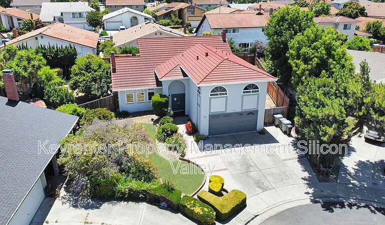 1806 Blackmore Ct — Photo 36