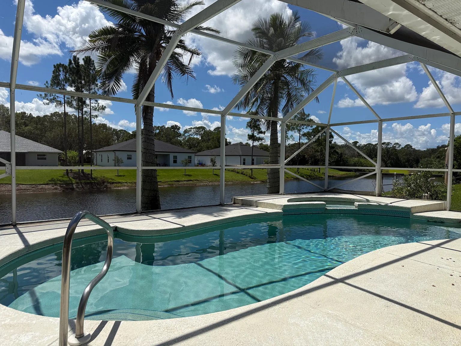 3 bed, 1562 sqft, $3,200 — Photo 2