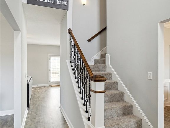 5th image of 9 Anna Way SE