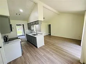 3318 Schroeder Ave — Photo 3