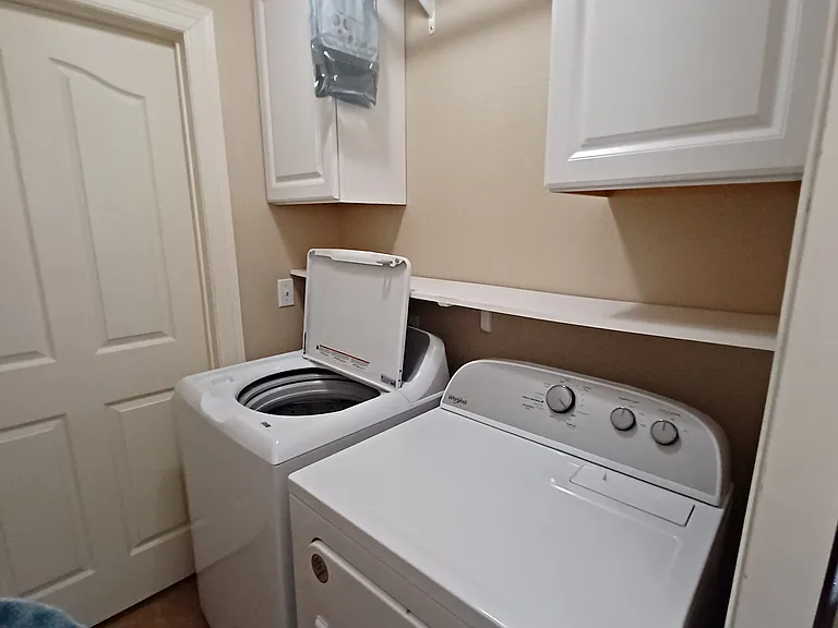 700 SW Castlewood St — Photo 16