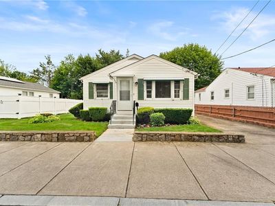 27 Burns St, Providence, RI, 02904