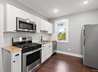 9584 Oakland St, Detroit, MI 48211