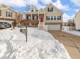 19 Winter Pond Dr, Fenton, MO 63026
