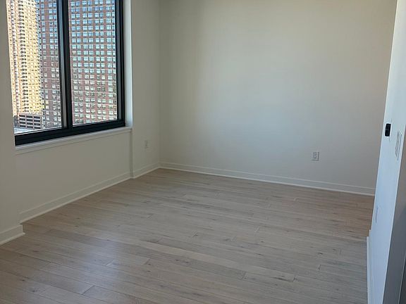 3rd image of 151 Bay St #1809