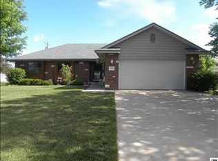 7810 SW 27th St, Topeka, KS 66614