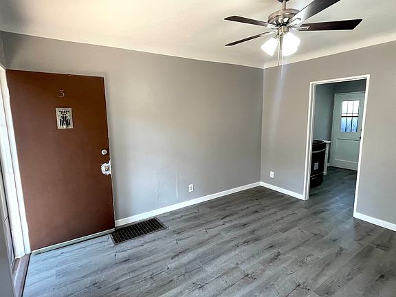 3rd image of 828 Linden Ave APT 3