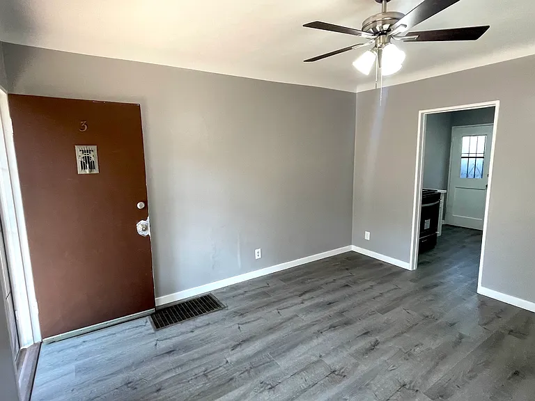 828 Linden Ave #3 — Photo 3