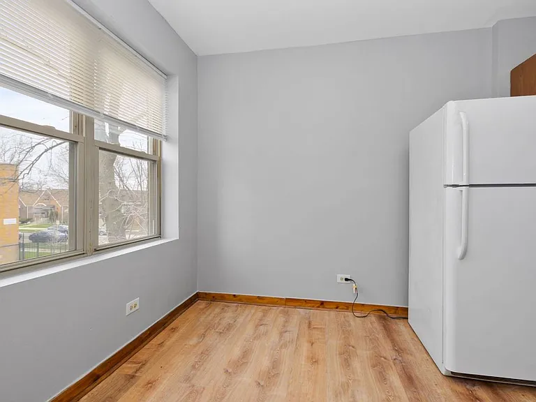 4737-4743 W 65th Mobility Zone — Photo 15