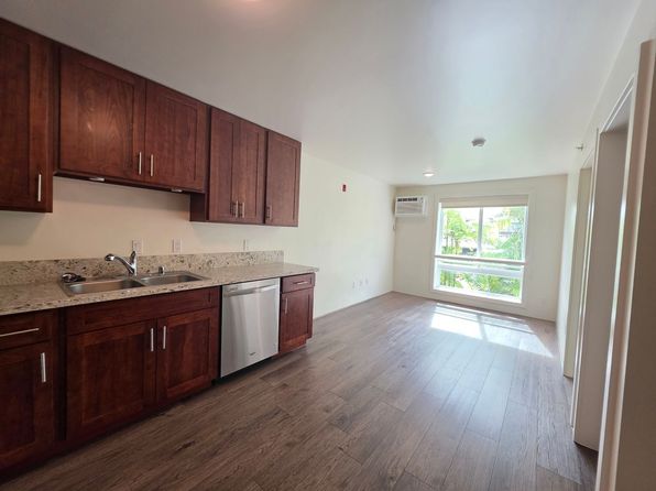 101 Maluniu Ave APT 204