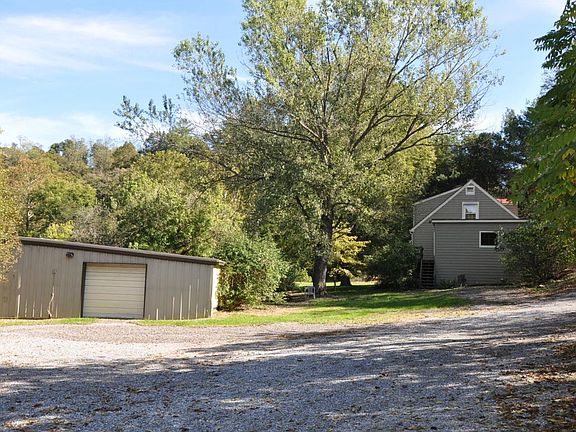 3rd image of 18 & 19 Husky Ln
