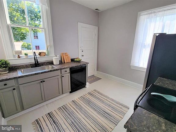 Gorgeous brand new kitchen!