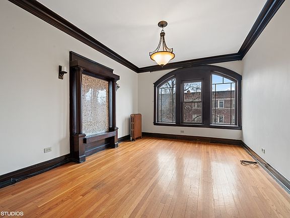 3rd image of 1202 W Waveland Ave #3