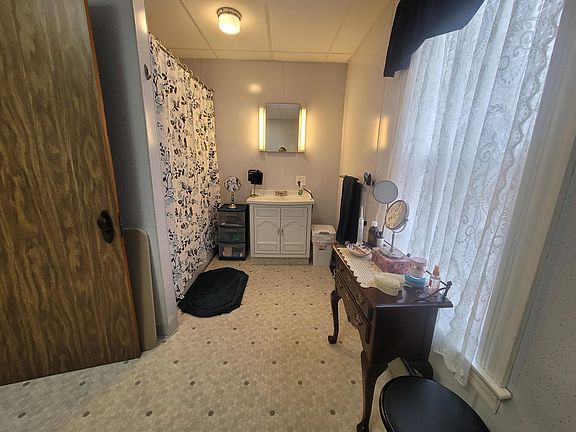 5th image of 86 Lincoln Avenue