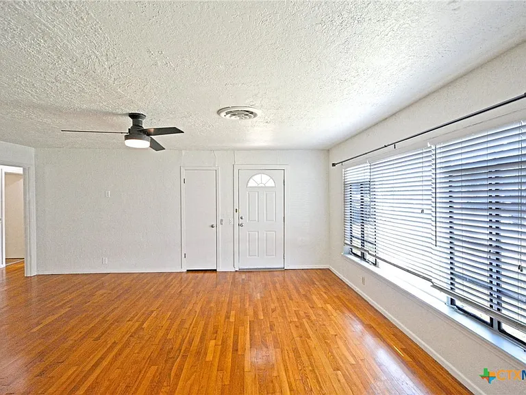 268 E Mill St — Photo 6