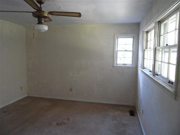 2nd image of 7051 Juniperview Ln