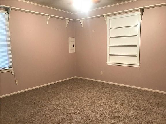 4th image of 2626 2nd Ave