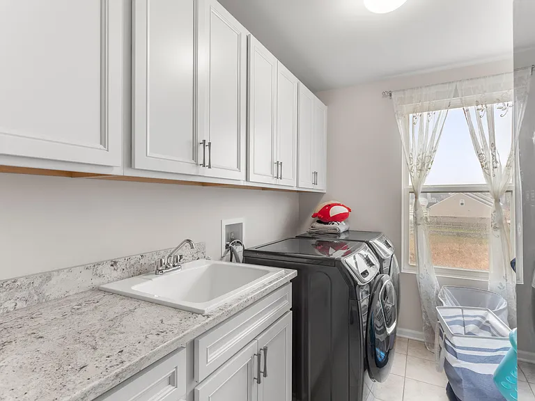 2825 Dillon Dr — Photo 37