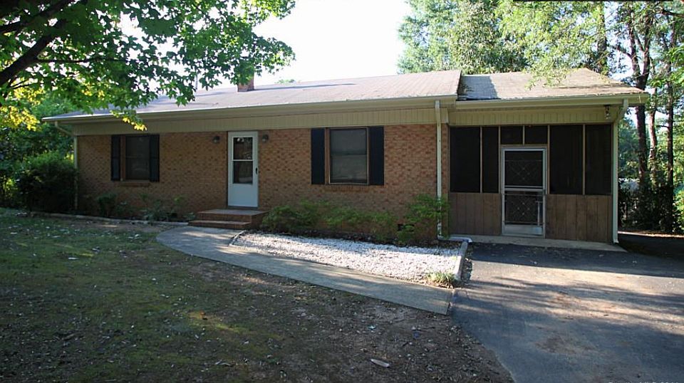 1st image of 302 Wilkes Dr