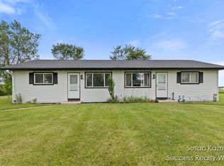 9530 Lakewood Dr, Lake Odessa, MI 48849