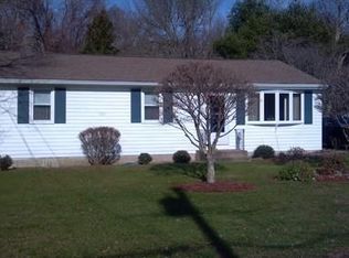 61 Foddering Farm Rd, Narragansett, RI 02882