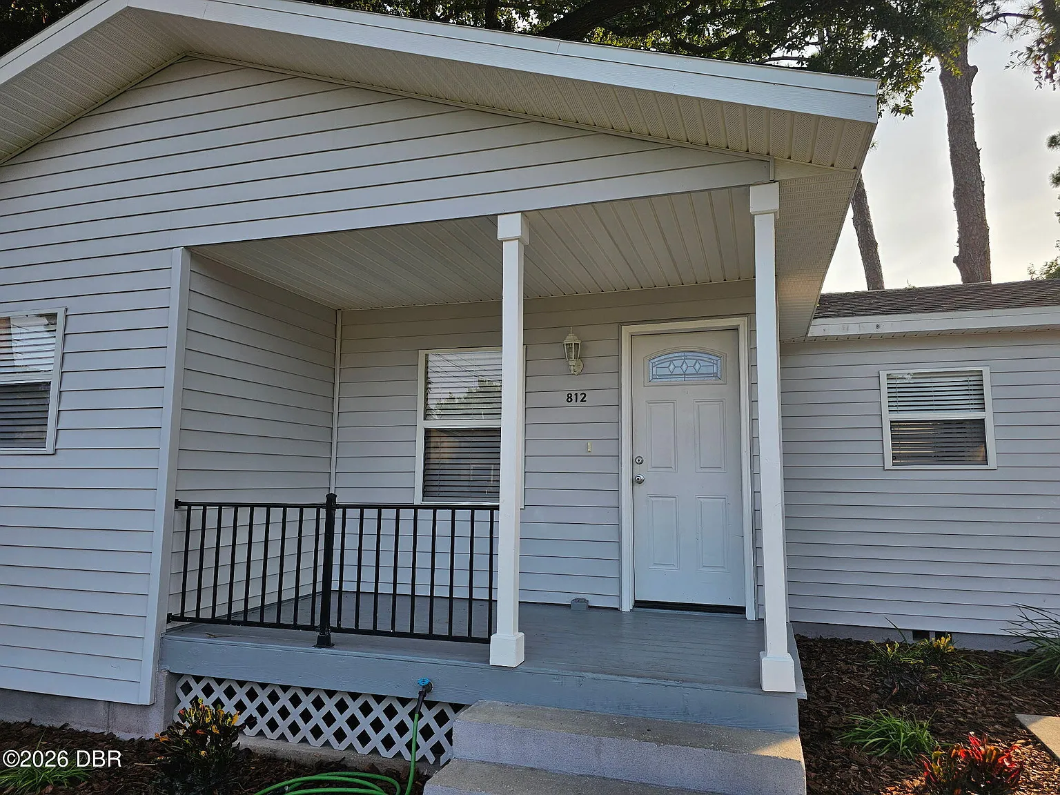 2 bed, 1.0 bath, 672 sqft, $1,600 — Photo 2