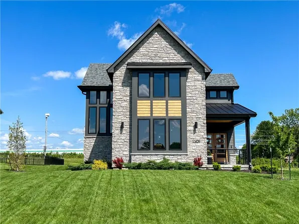 1301 Larson Ave, Warrensburg, MO 64093