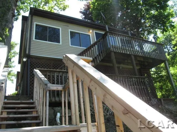 1280 Lakeview Dr, Tipton, MI 49287