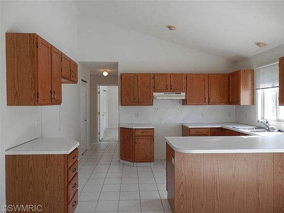4th image of 4152 Champlin Dr NW