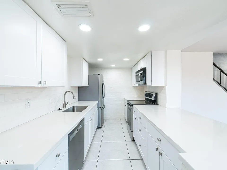 948 S Alma School Rd #155
