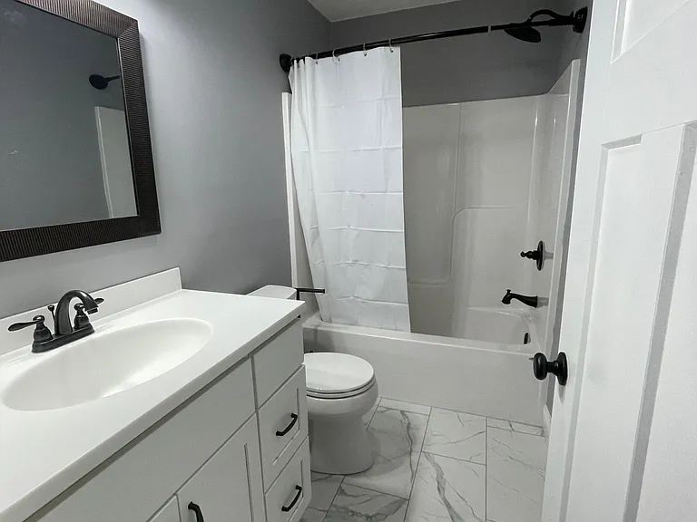 196 Rembrandt Dr — Photo 14