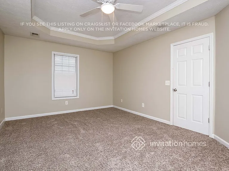 113 N Etowah Ln — Photo 2