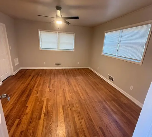 2439 Plantation Dr — Photo 3