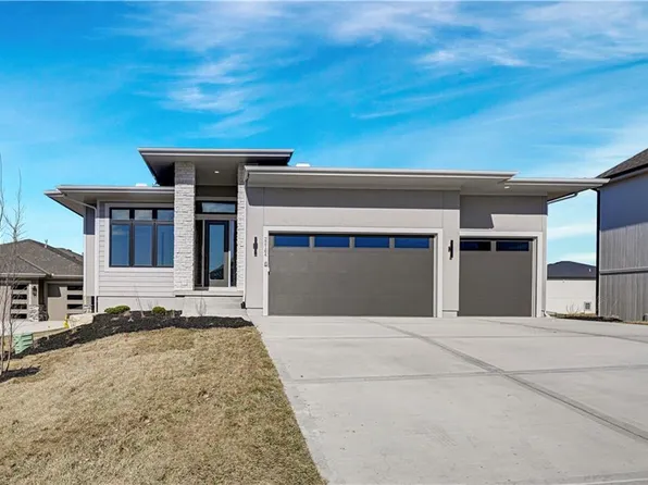 22164 W 94th Ter, Lenexa, KS 66220