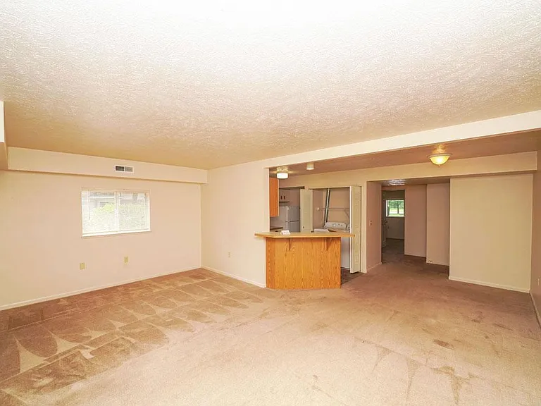 Orchard Lakes Apartments — Photo 55