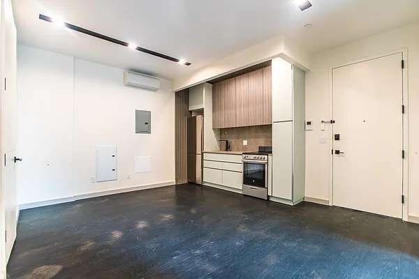 Rented by Jankos Group LLC | media 37