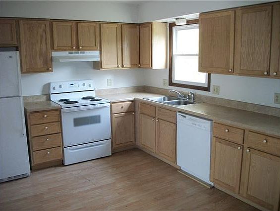 2nd image of 4444 Parklawn Dr