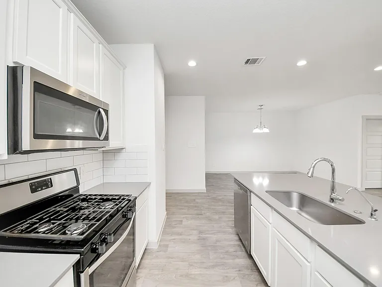 7803 Golden Rubia Ln — Photo 41