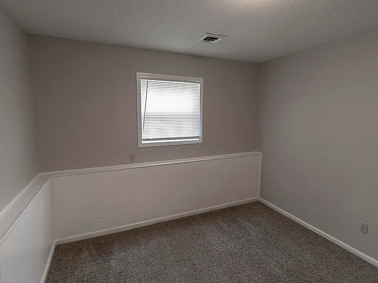 2916 Leeway Dr #B — Photo 13