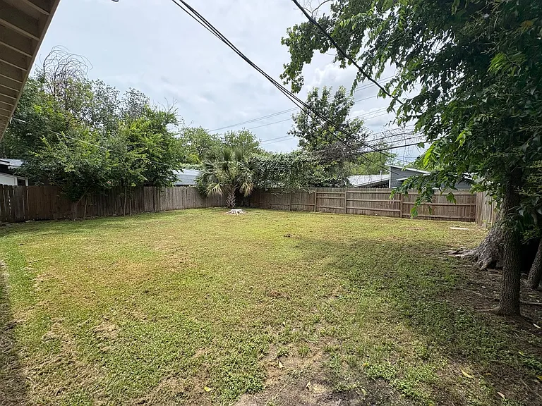 1307 Corona Dr — Photo 24