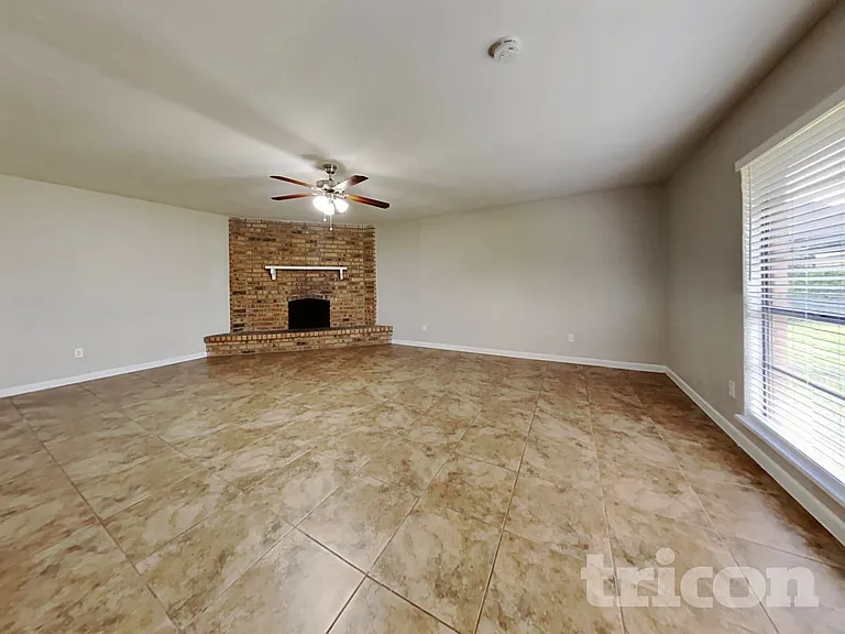 5030 Ridgecreek Dr — Photo 3