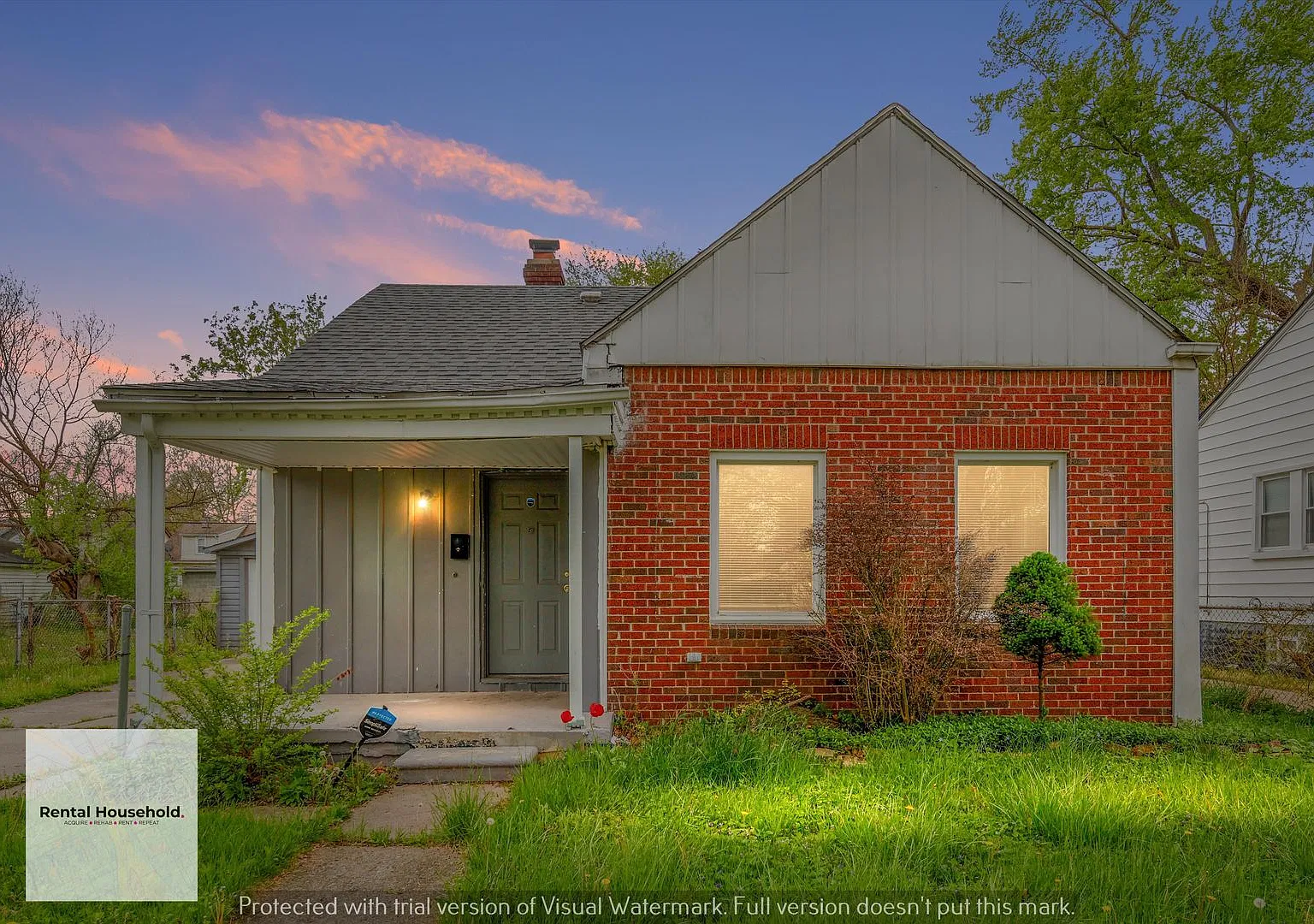 Move Into Comfort! Renovated 3BR Home Section 8 Welcome! — Photo 1