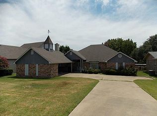 401 Granada Calle Ct, Granbury, TX 76049