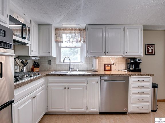 4th image of 7217 James Ave